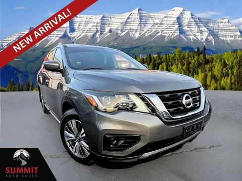 Used 2020 Nissan Pathfinder S image 1