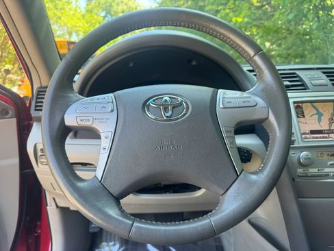 Used 2011 Toyota Camry XLE w/ SE/XLE Extra-Value Pkg FWD image 14
