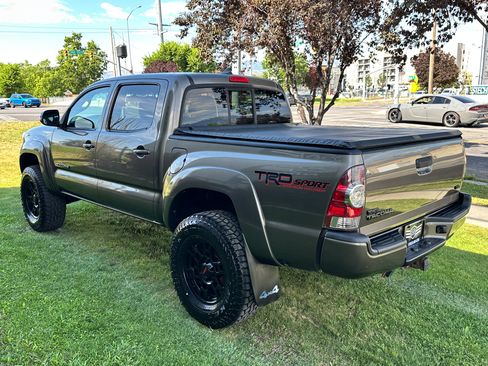Used 2015 Toyota Tacoma 4x4 Double Cab w/ TRD Sport Package image 7