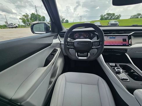 Used 2026 Jeep Cherokee Limited AWD/4WD image 13
