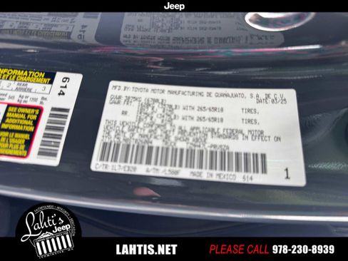 Used 2025 Toyota Tacoma Limited image 23