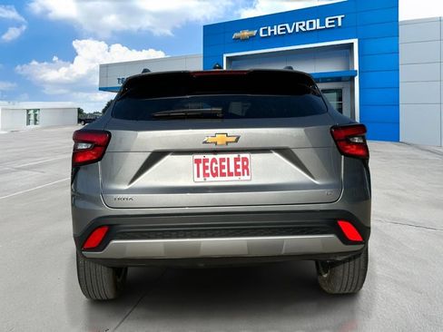 Used 2026 Chevrolet Trax LT FWD image 6