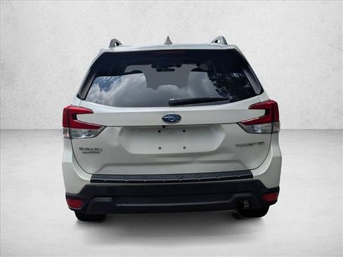 Used 2020 Subaru Forester Premium AWD/4WD image 7