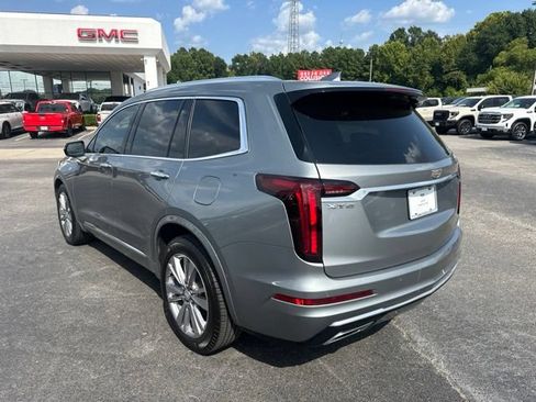 Used 2023 Cadillac XT6 Premium Luxury w/ Technology Package FWD image 2