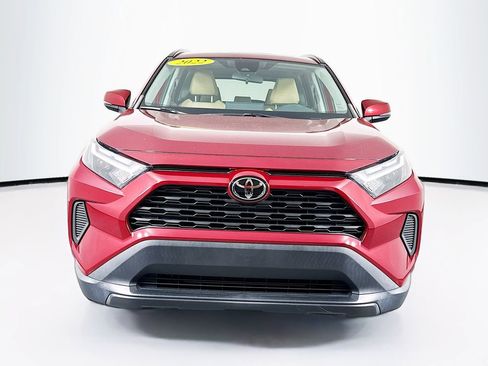Used 2022 Toyota RAV4 XLE w/ Convenience Package image 2