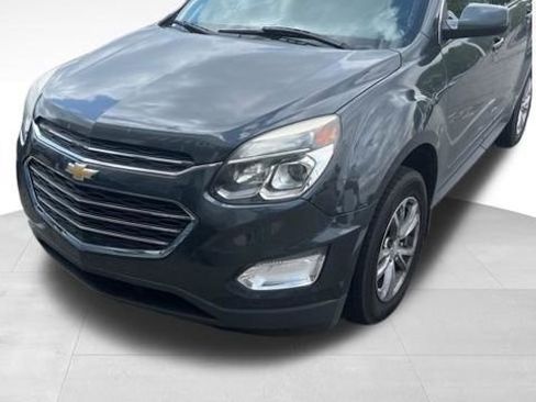 Used 2017 Chevrolet Equinox LT w/ Convenience Package image 2