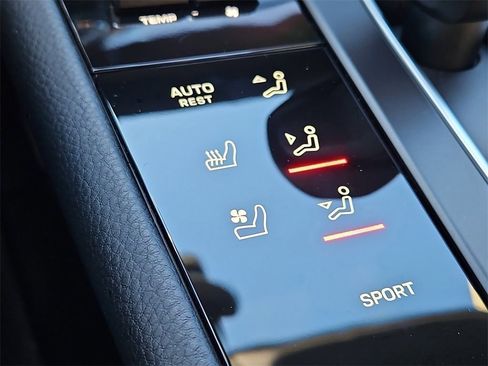 New 2026 Porsche Macan image 19