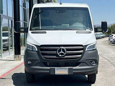 Used 2024 Mercedes-Benz Sprinter 4500 image 8