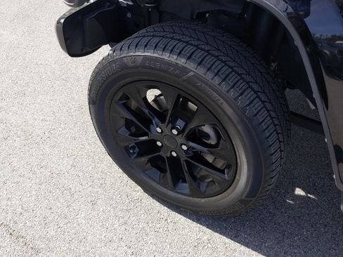 Used 2021 Jeep Wrangler Unlimited Sahara image 9