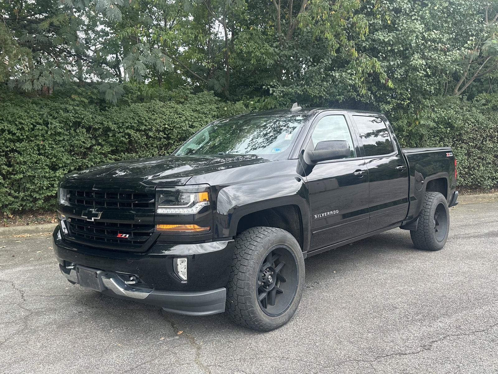 Used 2017 Chevrolet Silverado 1500 LT w/ All Star Edition AWD/4WD image 1