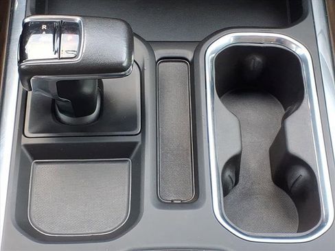 Used 2022 GMC Sierra 1500 SLT w/ SLT Convenience Package image 24