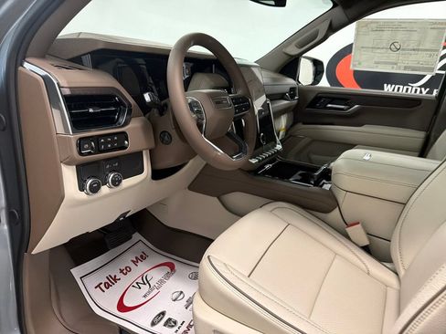 New 2026 GMC Yukon XL Denali w/ Sun & Power Step Package RWD image 11