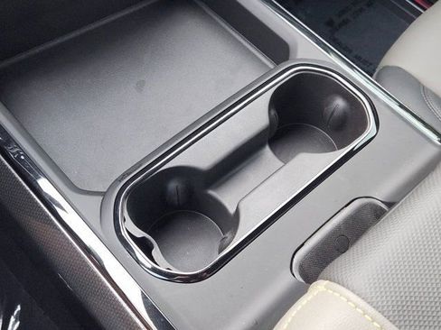 Used 2025 Chevrolet Silverado 2500 ZR2 w/ Technology Package image 31