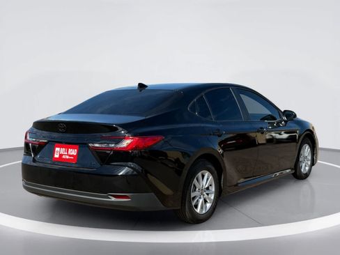Used 2025 Toyota Camry LE FWD image 5