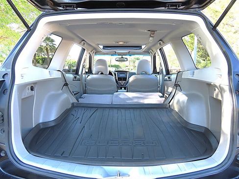 Used 2013 Subaru Forester 2.5X Premium w/ All-Weather Plus Pkg AWD/4WD image 28