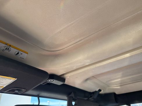 Used 2017 Jeep Wrangler Unlimited Sahara w/ Connectivity Group image 9