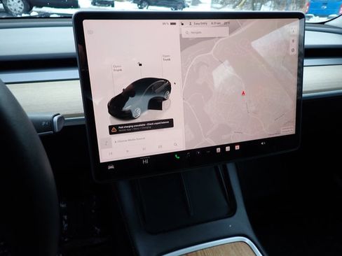 Used 2023 Tesla Model 3 Standard Range image 26