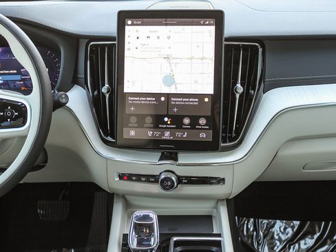 New 2026 Volvo XC60 B5 Ultra w/ Climate Package PRO image 16