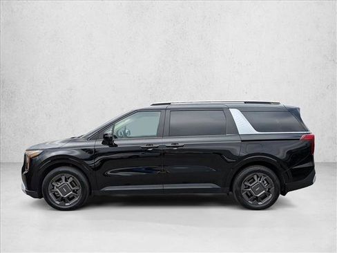 Used 2025 Kia Carnival EX image 9