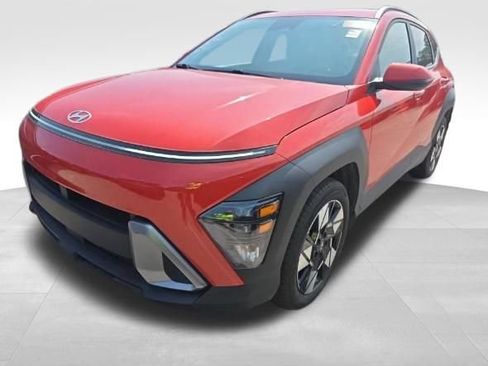 Used 2025 Hyundai Kona SEL FWD image 3