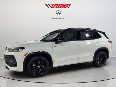 New 2026 Volkswagen Tiguan SE R-Line AWD/4WD image 11