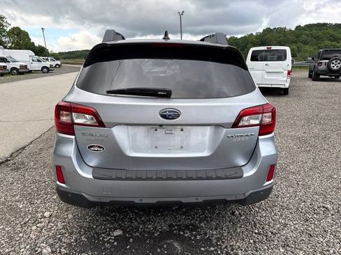 Used 2017 Subaru Outback 2.5i Limited AWD/4WD image 4