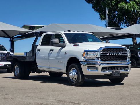 Used 2024 RAM 3500 SLT w/ Quick Order Package 2YG SLT AWD/4WD image 3