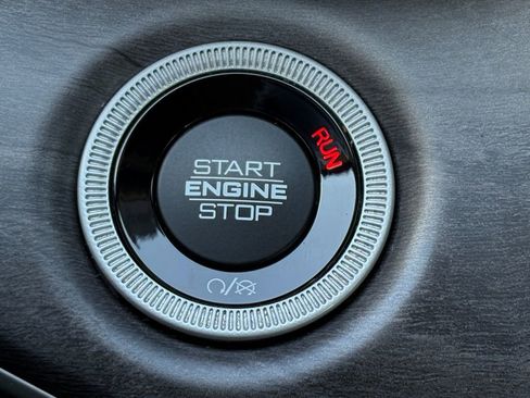 Used 2022 Jeep Grand Cherokee L Limited image 18