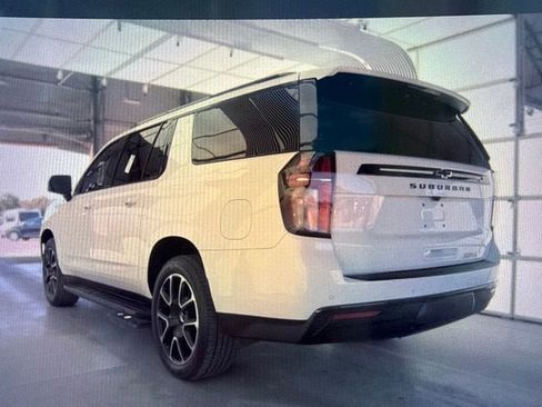 Used 2021 Chevrolet Suburban RST w/ Luxury Package RWD image 4