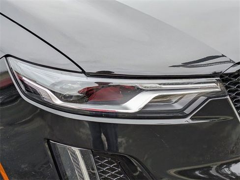 Certified 2024 Cadillac XT6 Sport w/ Technology Package image 9