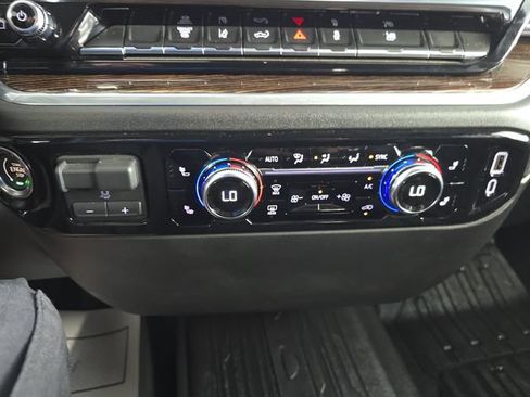 Certified 2025 GMC Sierra 2500 SLE w/ SLE Value Package; AWD/4WD image 21