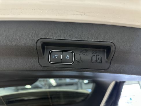 Certified 2023 Ford Explorer ST-Line w/ Class IV Trailer Tow Package image 32