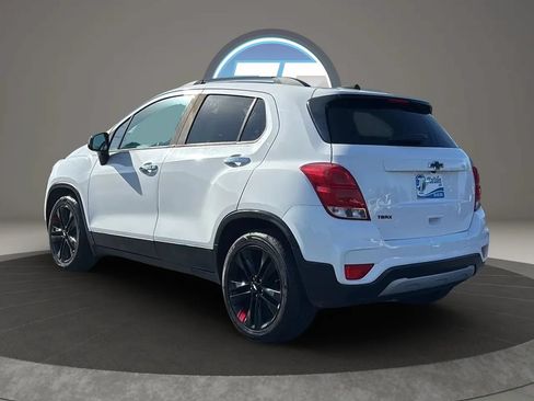 Used 2018 Chevrolet Trax LT w/ Sun & Sound Package FWD image 15