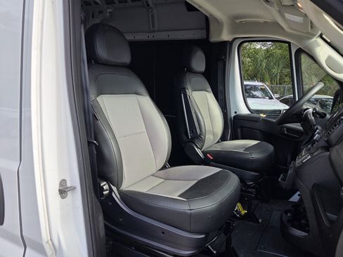 Used 2025 RAM ProMaster 2500 w/ Convenience Group FWD image 22