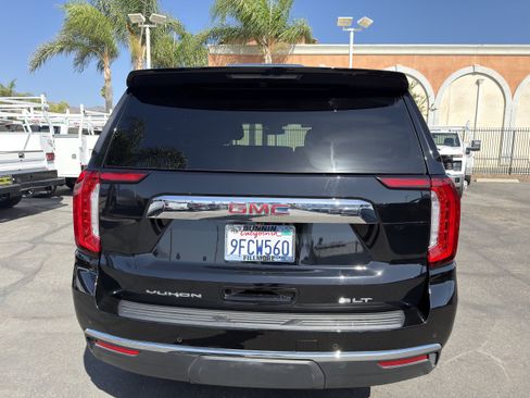 Used 2023 GMC Yukon SLT w/ SLT Luxury Package AWD/4WD image 7