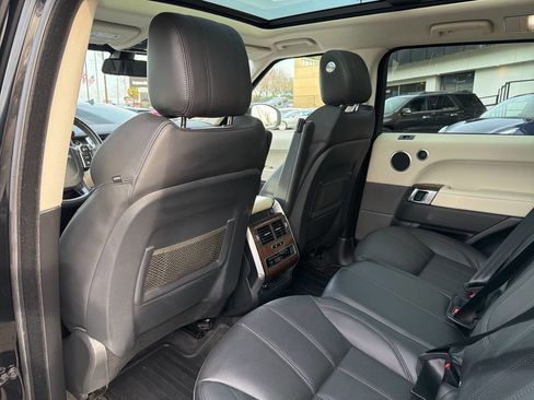 Used 2014 Land Rover Range Rover Sport HSE image 26