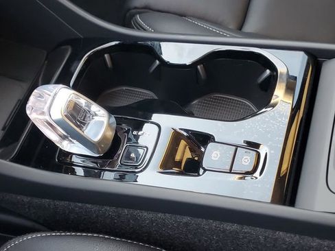 New 2026 Volvo XC40 B5 Plus w/ Protection Package Premier image 25