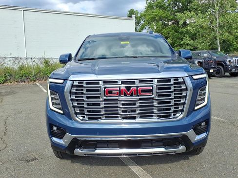 New 2026 GMC Yukon Denali w/ Denali Reserve Package AWD/4WD image 2