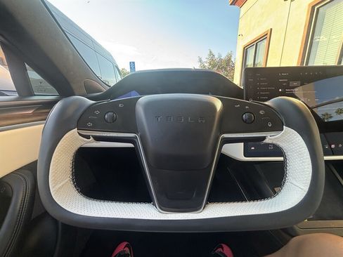 Used 2022 Tesla Model S AWD/4WD image 19