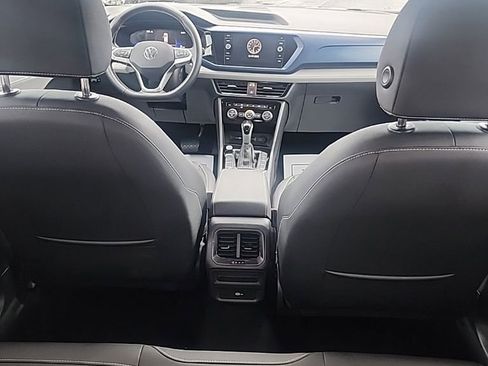 Used 2024 Volkswagen Taos SE image 13