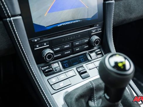 Used 2022 Porsche 718 Cayman GT4 image 18