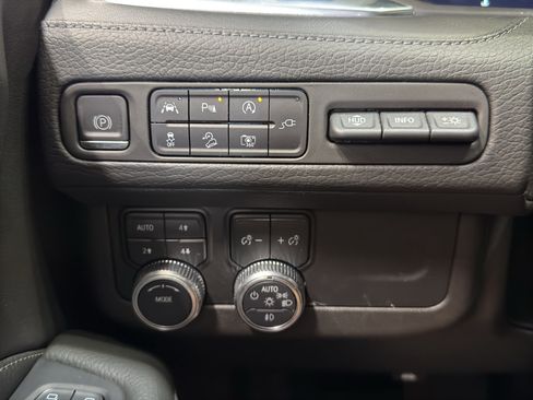 Used 2022 GMC Yukon Denali AWD/4WD image 34