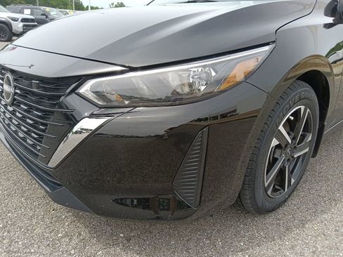 Used 2025 Nissan Sentra SV w/ Trunk Package FWD image 9