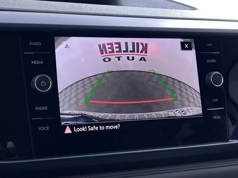 Used 2024 Volkswagen Taos SE image 17