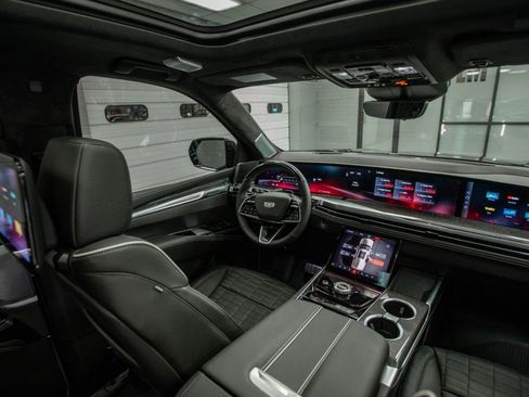 Used 2025 Cadillac Escalade V image 21