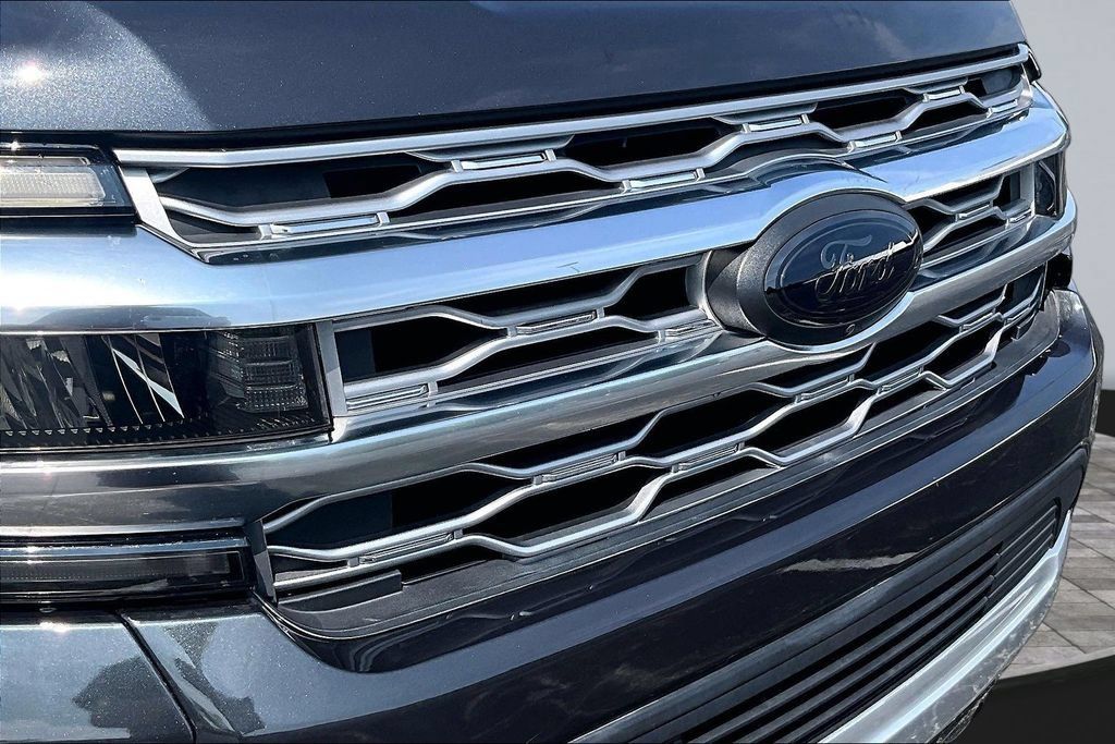 Used 2022 Ford Expedition Max Platinum AWD/4WD image 25