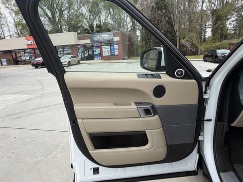 Used 2017 Land Rover Range Rover Sport HSE image 20