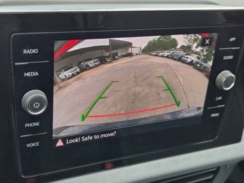 Used 2025 Volkswagen Jetta SE FWD image 15