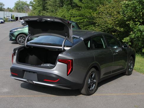 New 2026 Kia K4 FWD image 7