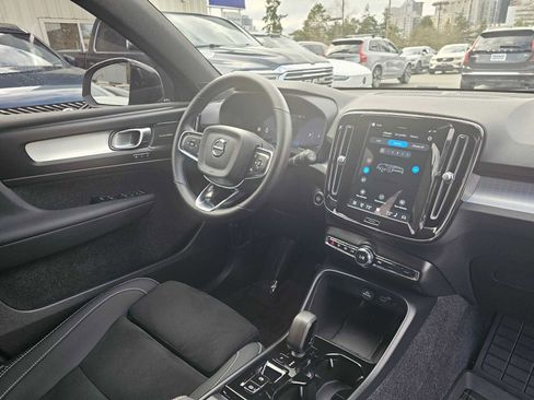 Certified 2026 Volvo XC40 B5 Ultra w/ Climate Package image 10